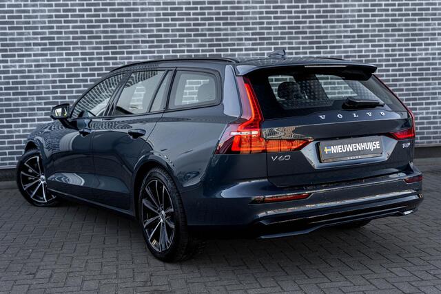 Volvo V60 2.0 T6 Plug-in Hybrid AWD Plus Dark | PHEV Long Range | Trekhaak | Sportstoelen | Harman Kardon Audio | 360 Graden Camera | Stoelverwarming voor en achter | Keyless Entry | Elektrische Achterklep | Elektrisch Verstelbare Voorstoelen | Cruise Control Adaptief | BLIS | Google Navigatie | Apple Carplay | Android Auto – foto 4