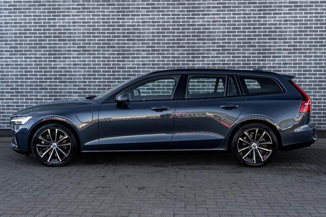 Volvo V60 2.0 T6 Plug-in Hybrid AWD Plus Dark | PHEV Long Range | Trekhaak | Sportstoelen | Harman Kardon Audio | 360 Graden Camera | Stoelverwarming voor en achter | Keyless Entry | Elektrische Achterklep | Elektrisch Verstelbare Voorstoelen | Cruise Control Adaptief | BLIS | Google Navigatie | Apple Carplay | Android Auto – foto 9