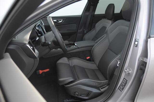 Volvo V60 T8 455PK Automaat Plug-in hybrid AWD Plus Dark Trekhaak / Head up display / / Trekhaak / Panoramadak / Keyless entry / Elektrische achterklep / Stoel - en stuurwielverwarming / BLIS / Adaptieve cruise control / Parkeersensoren met camera – foto 9
