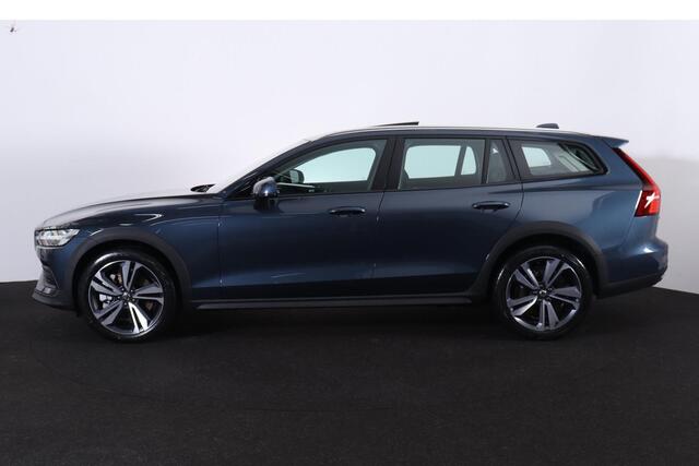 Volvo V60 CROSS COUNTRY B5 AWD Plus - Panoramisch schuifkanteldak - Elektr. bedienbare voorstoelen met geheugen - Lederen bekleding met verwarmde voorstoelen, stuur & achterbank - Parkeercamera achter - 19' 5-dubbel spaaks Matt Graphite-Diamond Cut velgen