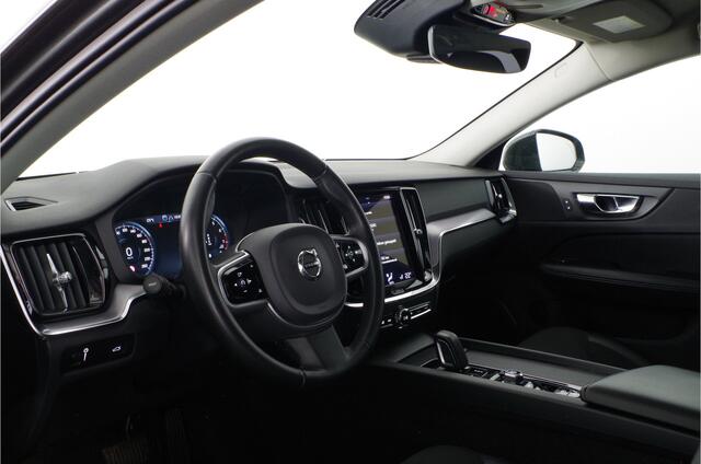 Volvo V60 CROSS COUNTRY 2.0 B5 AWD Pro 250pk > Kleur: PINE GREY/Blis/Trekhaak/Pilot assist...