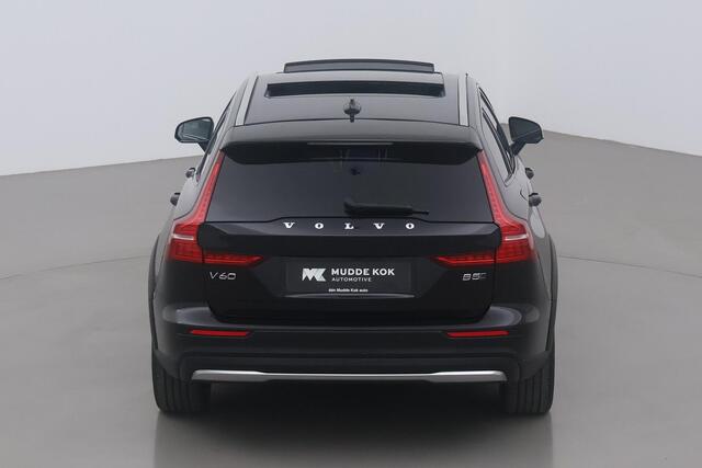 Volvo V60 CROSS COUNTRY B5 AWD Ultimate Bright | Trekhaak | 360° Camera | Head-Up | Panoramadak | harman/kardon | ACC