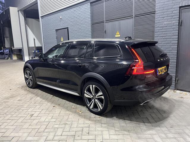 Volvo V60 CROSS COUNTRY B5 AWD Pro | Bowers&Wilkins | Massage+Ventilatie | 360° Camera | Trekhaak | Panoramadak