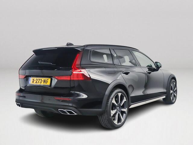 Volvo V60 CROSS COUNTRY B5 AWD Aut. Plus | Panoramadak | 360º camera | Stoel- en stuurverwarming