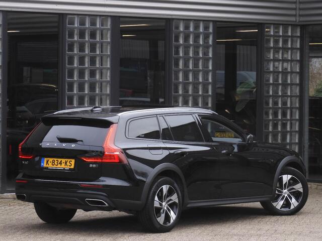 Volvo V60 CROSS COUNTRY B5 AWD/ PANORAMADAK/ HEAD-UP/ 360°CAMERA/ LEER