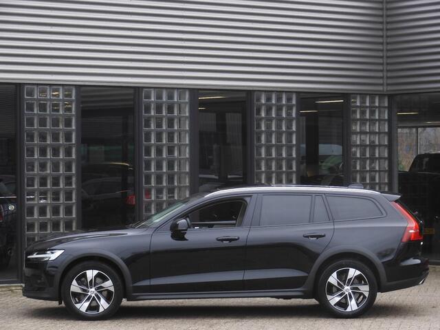 Volvo V60 CROSS COUNTRY B5 AWD/ PANORAMADAK/ HEAD-UP/ 360°CAMERA/ LEER