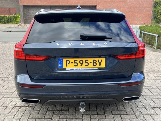 Volvo V60 CROSS COUNTRY 2.0 B5 AWD 250 pk Automaat Pro Trekhaak Pilot Assist ACC Leder Elec Stoelen Navigatie Camera PDC Stoelverwarming Standkachel Extra Getint GlasNL Auto 1e Eigenaar BTW Auto