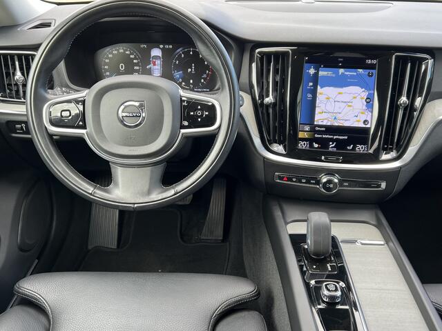 Volvo V60 CROSS COUNTRY 2.0 B5 AWD 250 pk Automaat Pro Trekhaak Pilot Assist ACC Leder Elec Stoelen Navigatie Camera PDC Stoelverwarming Standkachel Extra Getint GlasNL Auto 1e Eigenaar BTW Auto