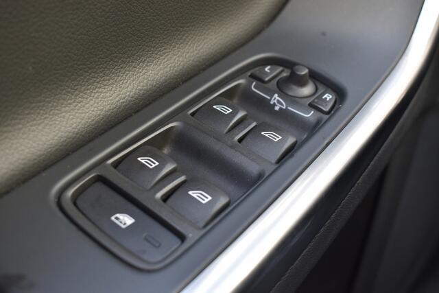 Volvo V60 CROSS COUNTRY 2.0 T5 Polar+ | Trekhaak | Pano dak | Blis | Stoel met geheugen | Herman/kardon |