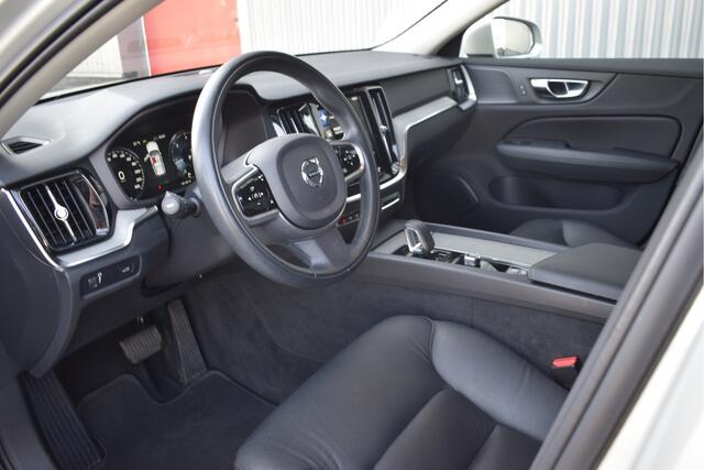 Volvo V60 CROSS COUNTRY 2.0 B4 Geartronic AWD Pro Adaptive cruise, Camera, Elek. trekhaak, Harman/kardon, Leder, Keyless,