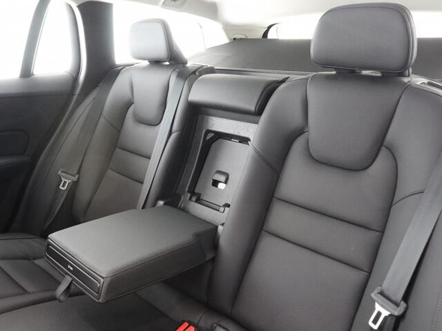 Volvo V60 CROSS COUNTRY 2.0 B5 AWD Plus | Panoramisch schuif/kanteldak | Navigatie | Camera | Leder