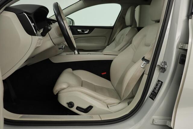 Volvo V60 CROSS COUNTRY 2.0 B5 AWD Pro | Panoramadak | Leder | Stoel & stuurverwarming | Adaptive cruise | Memory | Carplay | Full LED | Keyless | Navigatie
