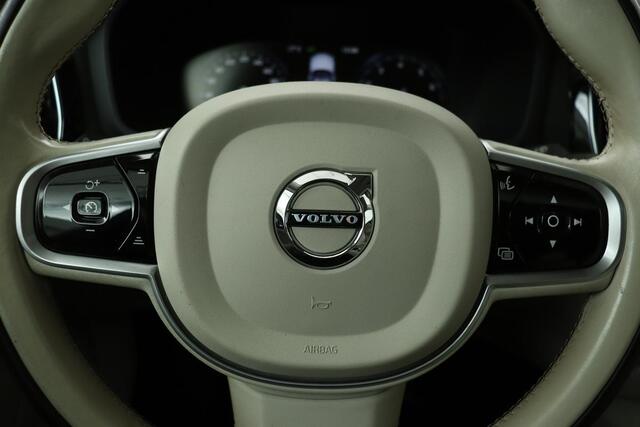 Volvo V60 CROSS COUNTRY 2.0 B5 AWD Pro | Panoramadak | Leder | Stoel & stuurverwarming | Adaptive cruise | Memory | Carplay | Full LED | Keyless | Navigatie
