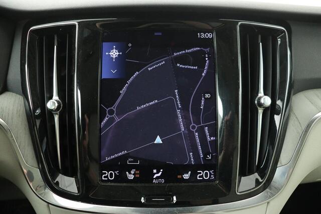 Volvo V60 CROSS COUNTRY 2.0 B5 AWD Pro | Panoramadak | Leder | Stoel & stuurverwarming | Adaptive cruise | Memory | Carplay | Full LED | Keyless | Navigatie