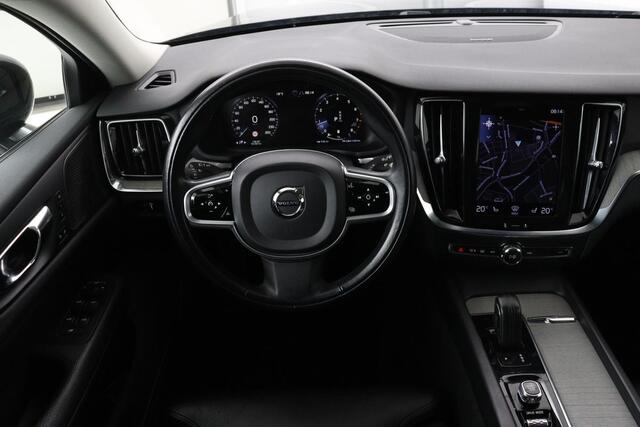 Volvo V60 CROSS COUNTRY 2.0 B5 AWD Pro | Trekhaak | Leder | Stoel & stuurverwarming | Camera | Adaptive cruise | Carplay | Harman/Kardon | Keyless | BLIS | Memory | Navigatie