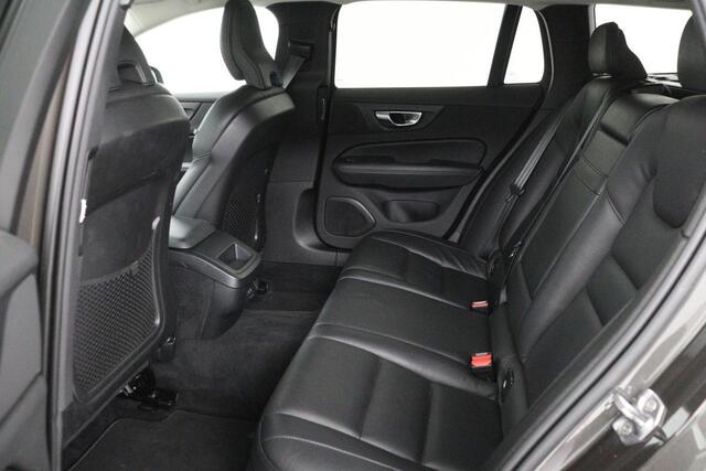Volvo V60 CROSS COUNTRY 2.0 B5 AWD Pro | Trekhaak | Leder | Stoel & stuurverwarming | Camera | Adaptive cruise | Carplay | Harman/Kardon | Keyless | BLIS | Memory | Navigatie