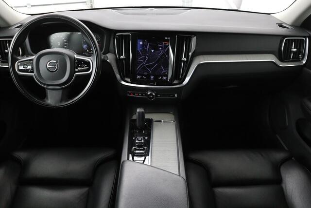 Volvo V60 CROSS COUNTRY 2.0 B5 AWD Pro | Trekhaak | Leder | Stoel & stuurverwarming | Camera | Adaptive cruise | Carplay | Harman/Kardon | Keyless | BLIS | Memory | Navigatie