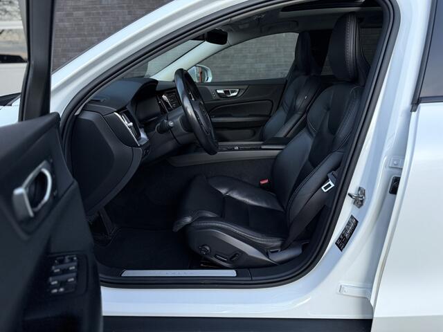 Volvo V60 CROSS COUNTRY T5 AWD Pro l Pano l Camera l Elek. trekhaak l Pilot Assist