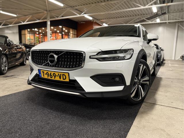 Volvo V60 CROSS COUNTRY T5 AWD Pro l Pano l Camera l Elek. trekhaak l Pilot Assist