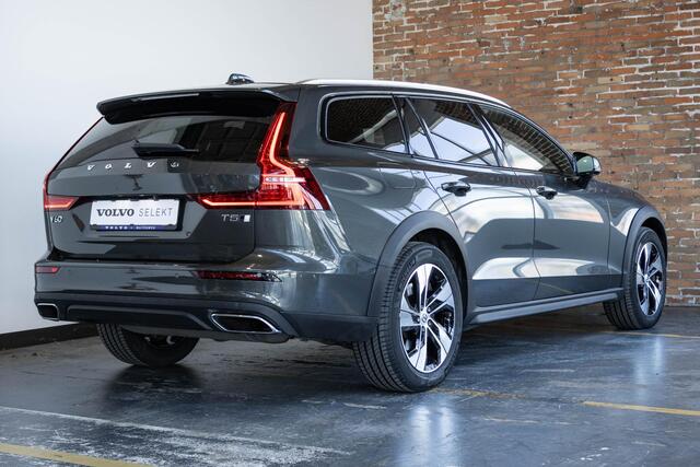 Volvo V60 CROSS COUNTRY T5 Automaat AWD Pro | 1ste eigenaar | Dealeronderhouden | Harman Kardon premium audio| Adaptive cruise control | Stoelverwarming | Volvo on Call | Parkeerverwarming | Driver Alert Systeem | Schuif/kanteldak | Parkeercamera | Parkeersensoren voor + achter 