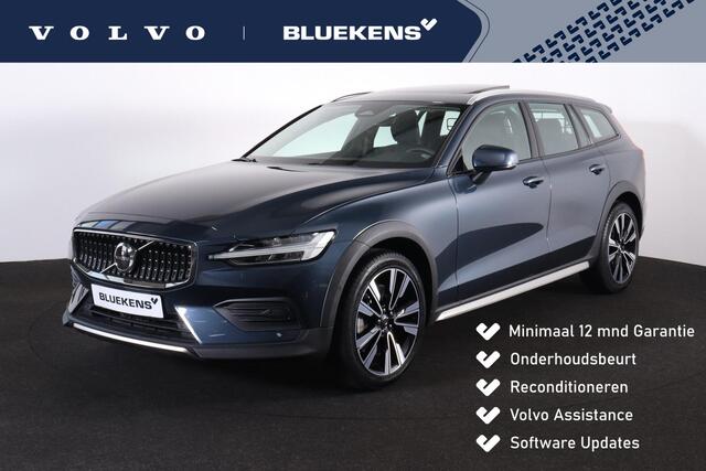 Volvo V60 CROSS COUNTRY B5 AWD Ultimate - Panorama/schuifdak - IntelliSafe Assist & Surround - Parkeercamera achter - Verwarmde voorstoelen, stuur & achterbank - Parkeersensoren voor & achter - Elektr. bedienb. voorstoelen met geheugen - Draadloze tel. lader - Elektr. inklapbare