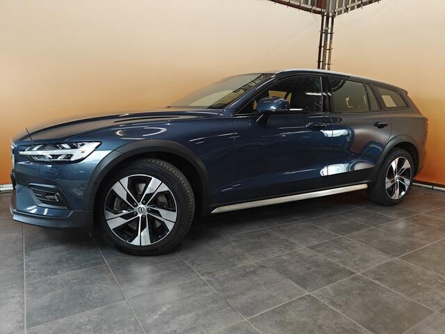 Volvo V60 CROSS COUNTRY 2.0 B5 AWD Pro SPORTINTERIEUR | NAVI | CAMERA | TREKHAAK