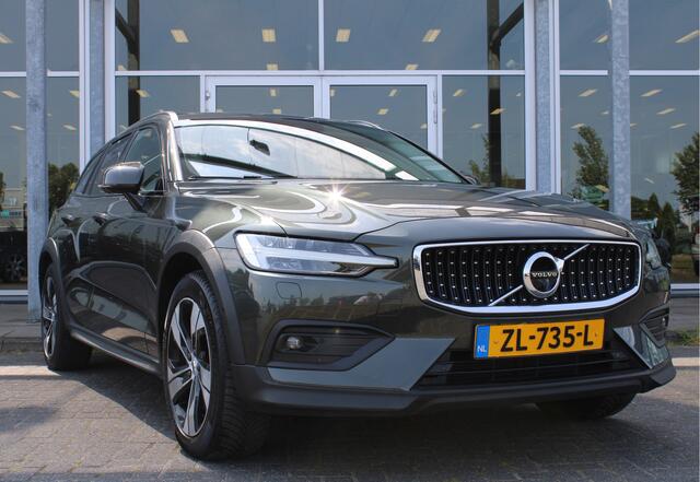 Volvo V60 CROSS COUNTRY D4 Automaat AWD Intro Edition | Trekhaak | Blis| Schuif/kanteldak | 360 Camera | Head-Up