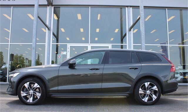 Volvo V60 CROSS COUNTRY D4 Automaat AWD Intro Edition | Trekhaak | Blis| Schuif/kanteldak | 360 Camera | Head-Up
