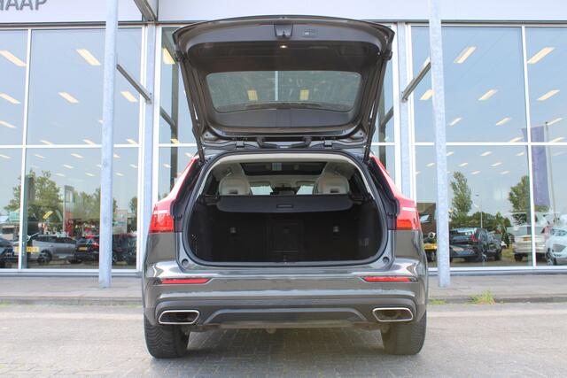 Volvo V60 CROSS COUNTRY D4 Automaat AWD Intro Edition | Trekhaak | Blis| Schuif/kanteldak | 360 Camera | Head-Up