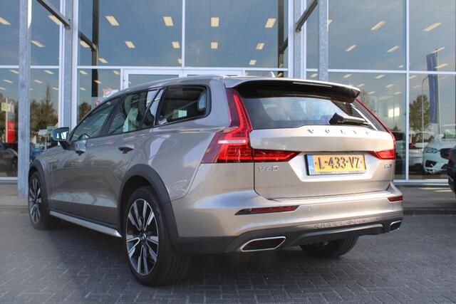 Volvo V60 CROSS COUNTRY B5 Automaat AWD Pro | Massagestoelen | Head-Up | Schuif/kanteldak | Camera | Trekhaak | Adapt. Cruise
