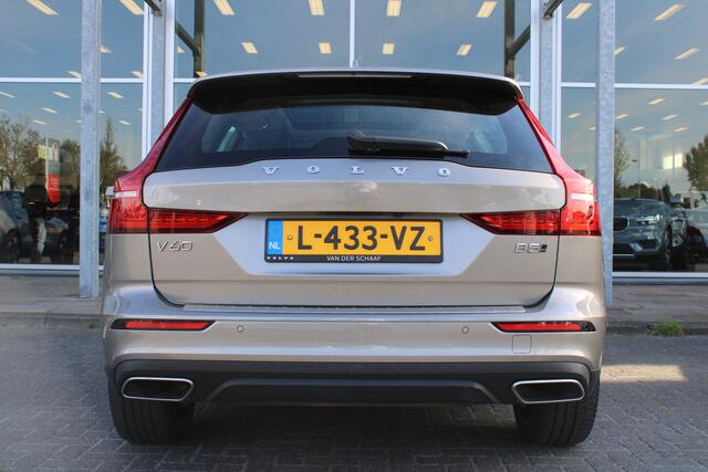 Volvo V60 CROSS COUNTRY B5 Automaat AWD Pro | Massagestoelen | Head-Up | Schuif/kanteldak | Camera | Trekhaak | Adapt. Cruise