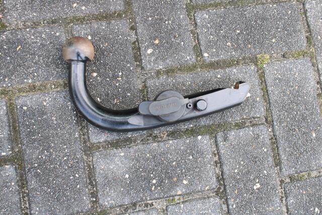 Volvo V60 CROSS COUNTRY D4 Nordic+ | Org. NL | Afn. Trekhaak | Verw. Voorstoelen | Verw. Voorruit | Standkachel