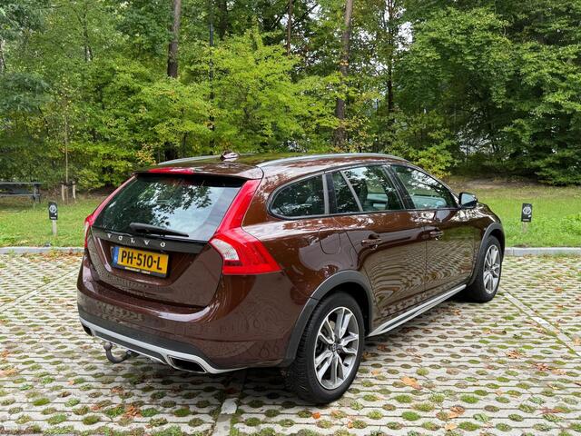 Volvo V60 CROSS COUNTRY 2.0 T5 Polar+