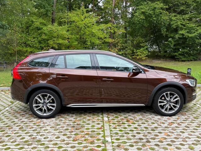 Volvo V60 CROSS COUNTRY 2.0 T5 Polar+
