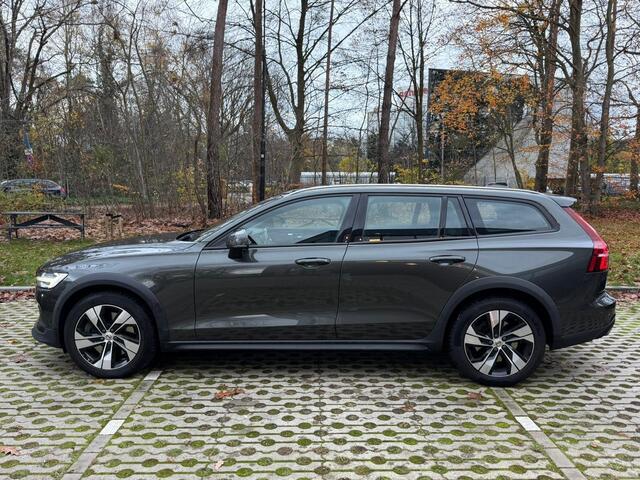 Volvo V60 CROSS COUNTRY 2.0 T5 AWD Pro