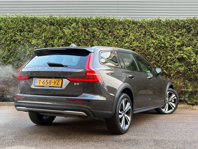 Volvo V60 CROSS COUNTRY B5 AWD Ultimate | Panoramadak | Harman Kardon | Nappaleder met stoelventilatie |