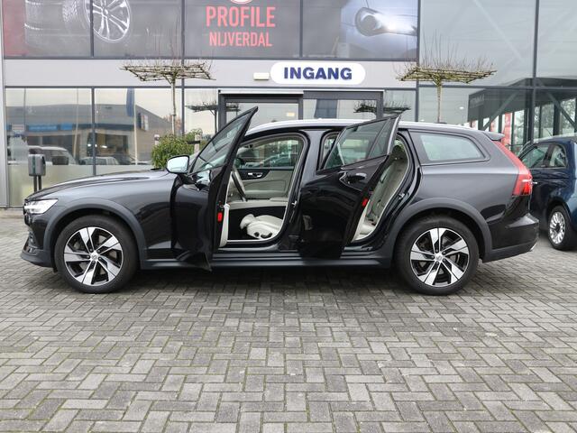 Volvo V60 CROSS COUNTRY 2.0 B5 AWD Pro NAVI ADAP CRUISE