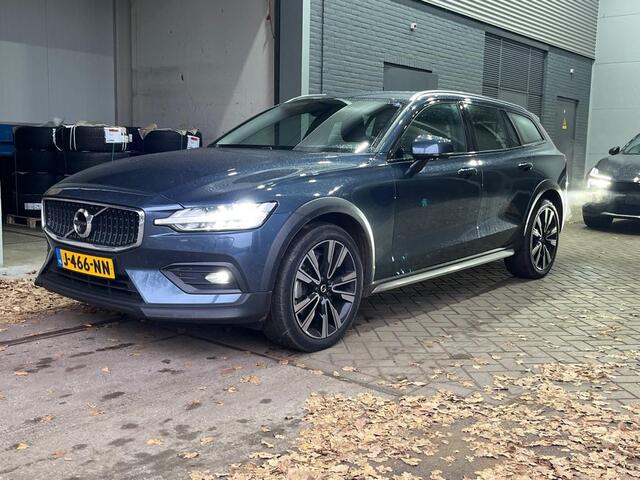 Volvo V60 CROSS COUNTRY B5 AWD Pro | Massage | Head-Up | Panoramadak | ACC | Trekhaak | BLIS