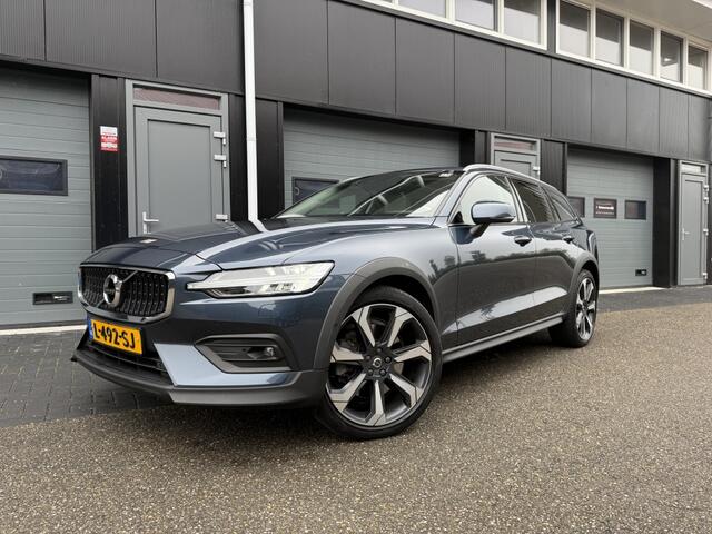 Volvo V60 CROSS COUNTRY 2.0 B5 AWD Pro