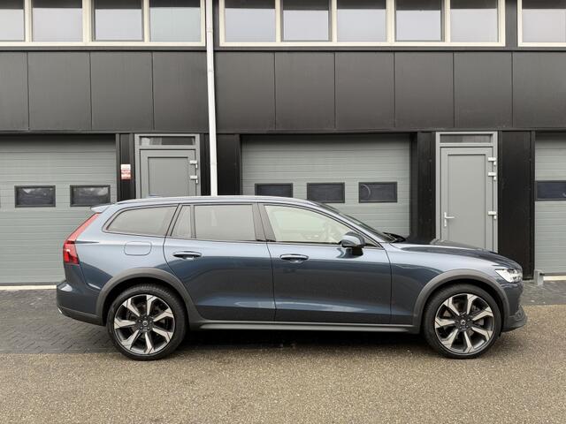 Volvo V60 CROSS COUNTRY 2.0 B5 AWD Pro