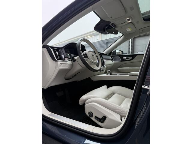 Volvo V60 CROSS COUNTRY 2.0 B5 AWD Pro