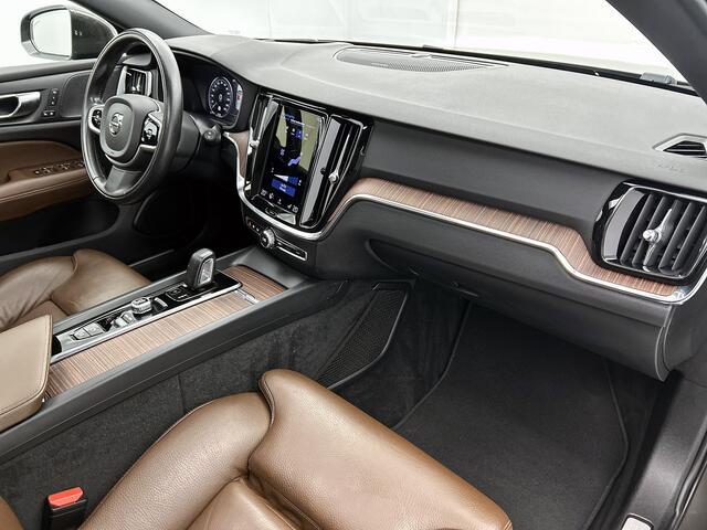 Volvo V60 CROSS COUNTRY 2.0 B5 AWD Ultimate | Dealeronderhouden | Panoramadak |