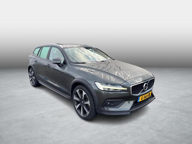 Volvo V60 CROSS COUNTRY 2.0 T5 AWD Pro | Panoramadak | Head Up Display | Adaptieve Cruise Control | Dode Hoek Detectie | Standkachel |