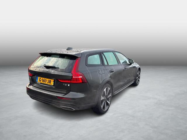 Volvo V60 CROSS COUNTRY 2.0 T5 AWD Pro | Panoramadak | Head Up Display | Adaptieve Cruise Control | Dode Hoek Detectie | Standkachel |