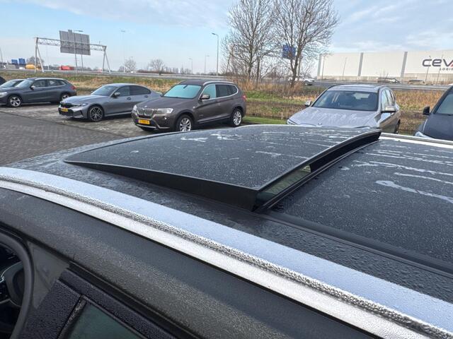 Volvo V60 CROSS COUNTRY 2.0 T5 AWD Pro | Panoramadak | Head Up Display | Adaptieve Cruise Control | Dode Hoek Detectie | Standkachel |