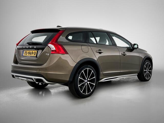 Volvo V60 CROSS COUNTRY 2.0 T5 Polar+