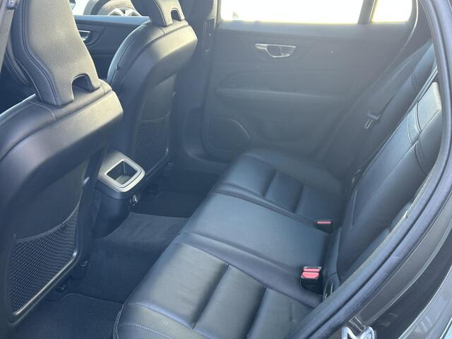 Volvo V60 CROSS COUNTRY 2.0 T5 AWD Pro | Automaat | Leder | Winter Pack