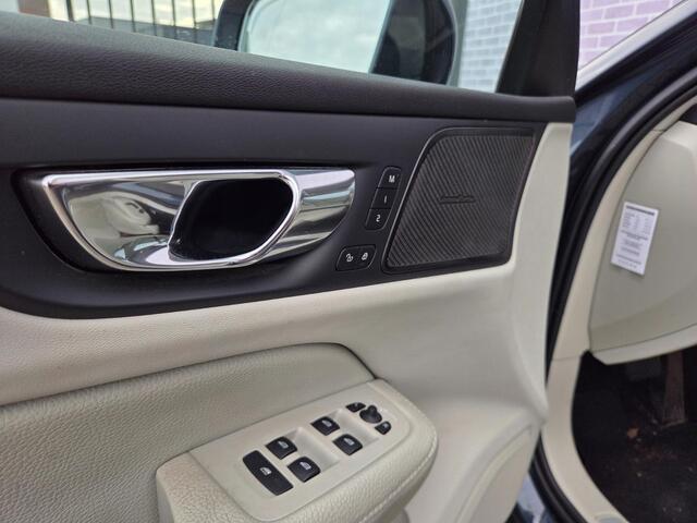 Volvo V60 CROSS COUNTRY 2.0 T5 AWD Pro | Trekhaak | Panoramadak | Head-up Display | Harman Kardon Audio | Parkeerverwarming | 360 Graden Camera | Parkeersensoren | Stoelverwarming voor en achter | Elektrisch Verstelbare Voorstoelen | Cruise Control Adaptief | BLIS
