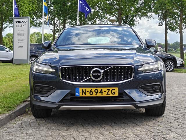 Volvo V60 CROSS COUNTRY B5 251PK AWD Pro | Trekhaak | Adapt. Cruise | Stoelventilatie | Panodak
