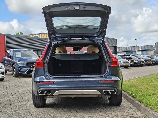 Volvo V60 CROSS COUNTRY B5 251PK AWD Pro | Trekhaak | Adapt. Cruise | Stoelventilatie | Panodak
